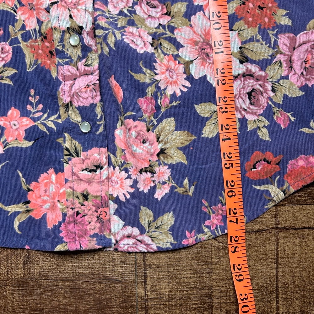 Dear John Corduroy Pearl Snap Shirt Womens L Pink Blue Floral Western Cowgirl - Picture 7 of 8